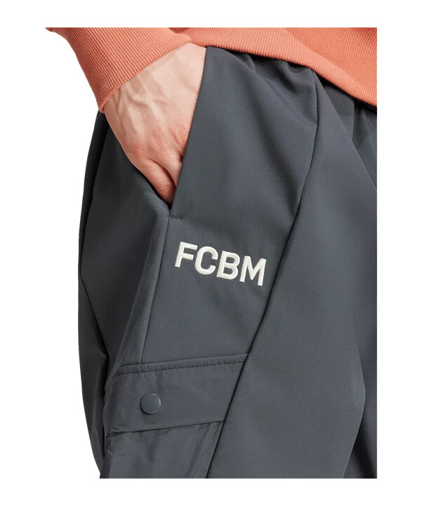 tréninkové kalhoty adidas fc bayern mnichov szn šedé