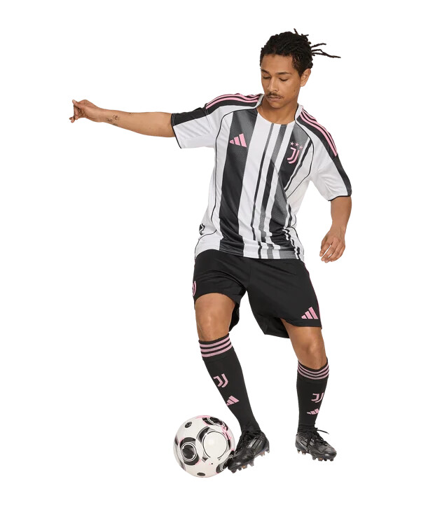 adidas juventus turín domácí kraťasy 20252026 černé