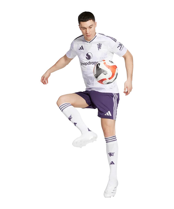 adidas manchester united short away 20252026 fialová