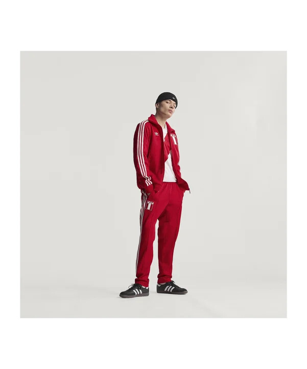Červená prezentační bunda adidas peru