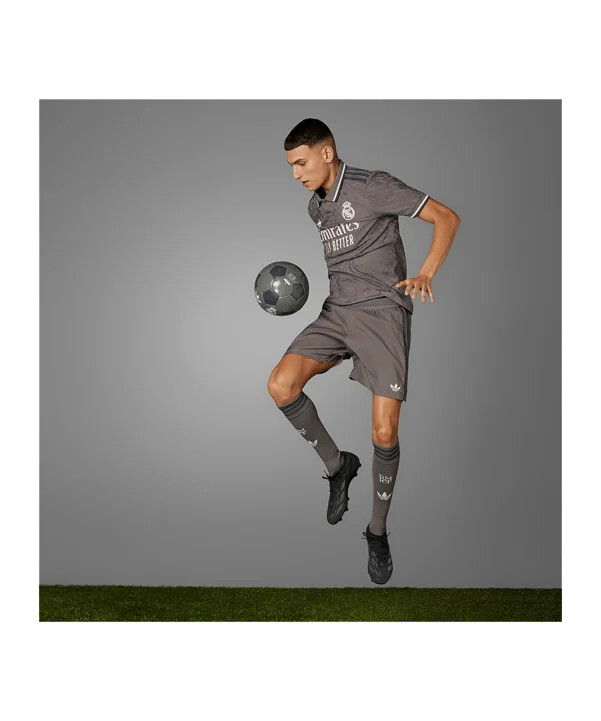 adidas originals real madrid authentic 3. dres 20242025 hnědý