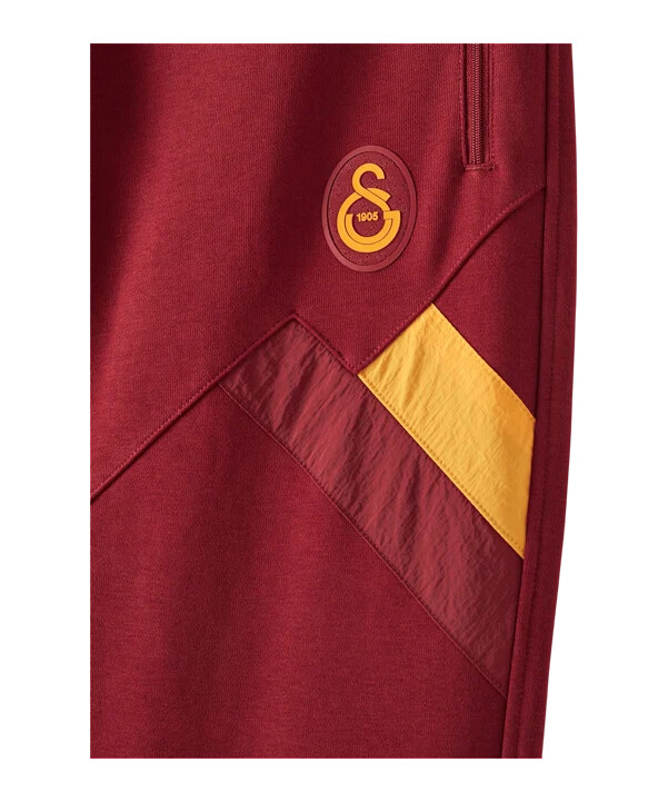 Červené kalhoty galatasaray istanbul