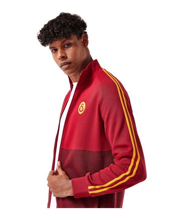 Červená bunda galatasaray istanbul